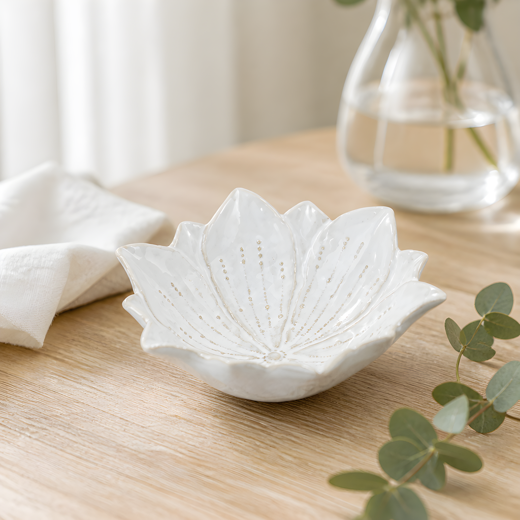 Ceramic Flower Trinket Dish, 13cm – Natural & White