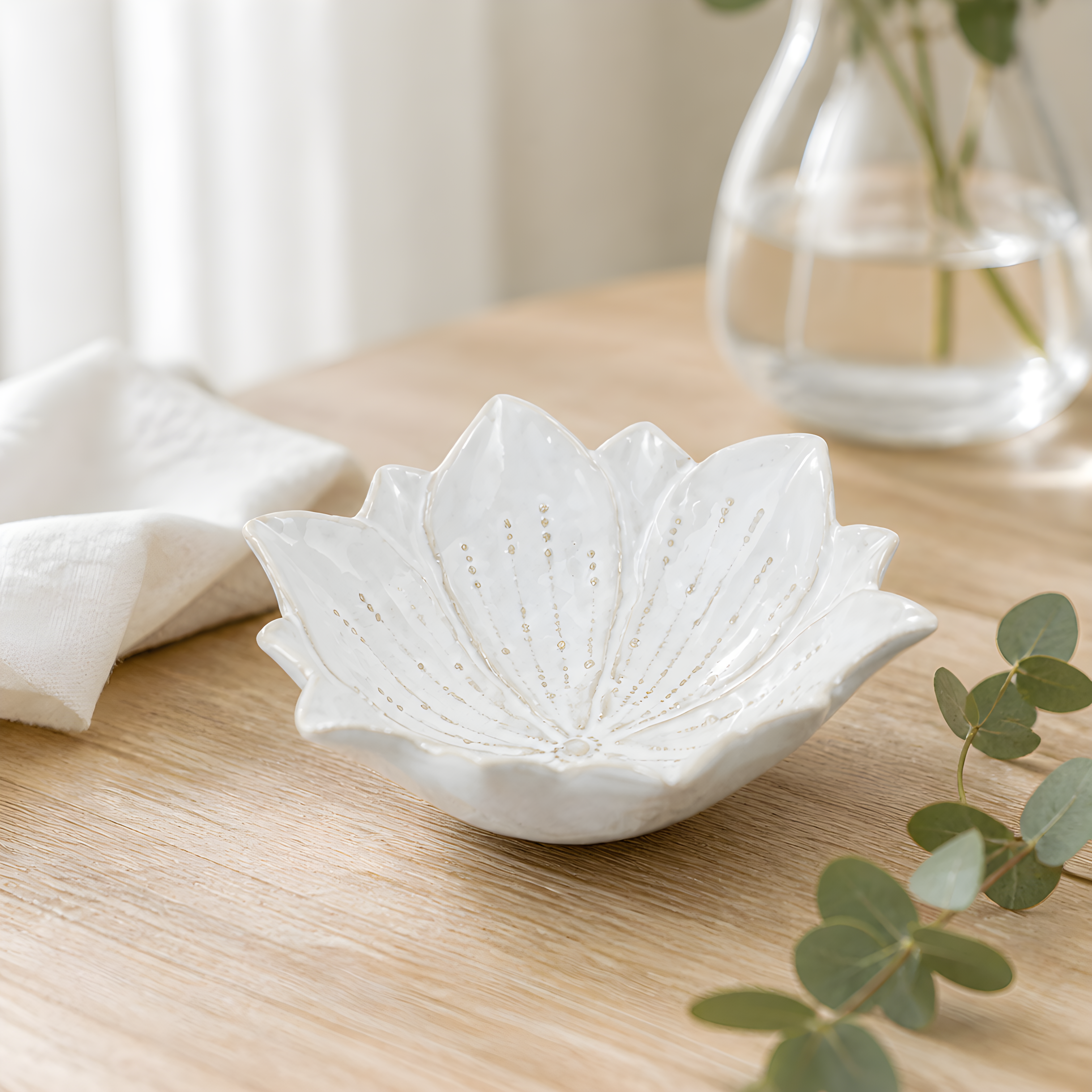 Ceramic Flower Trinket Dish, 13cm – Natural & White
